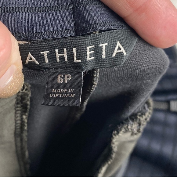 Athleta stellar stretch slacks with pockets side zip size 6P - Picture 7 of 10